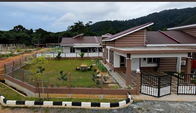 *2 UNIT CORNER LOT SEMI-D UNTUK DIJUAL* Taman Indah Suria, Kuala Dungu 1