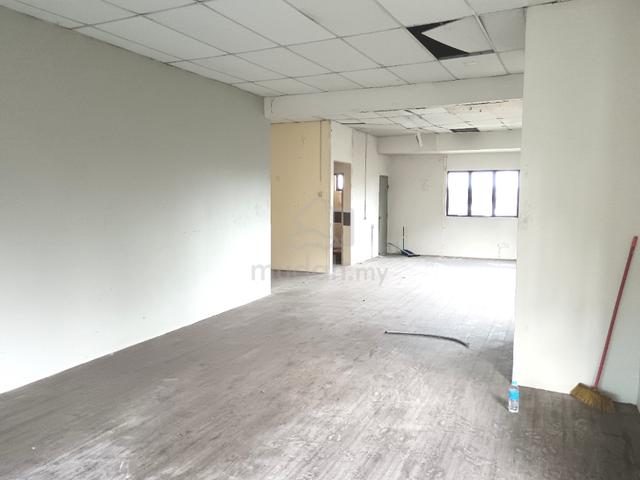 [Hot Area End Lot] 3 1/2 Storey Shop Lot, Seksyen 8, Bandar Baru Bangi 1