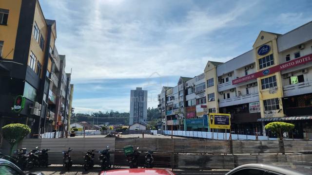 Exclusive Bundusan Plaza Beverly Hill Penampang 3 Adjoining 4 Storey 1