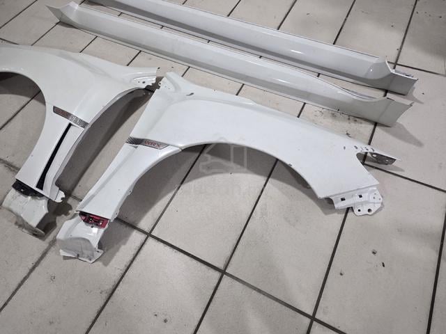 Subaru WRX Leong Fender set (halfcut condition) - photo 3 of 4