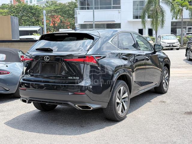 2021 Lexus NX300 2.0 SPICE & CHIC /PAN ROOF🔥 - 4