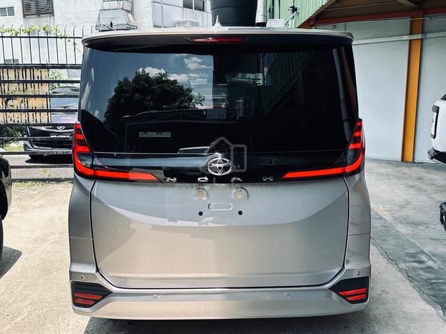 2022 Light Grey 7 Seaters Toyota NOAH 2.0 SZ - 3