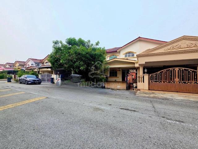 Non-Bumi Lot, Highly Nego! Renovated Double Storey For Sale 1