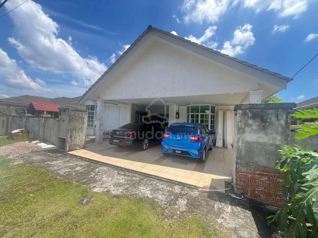 (Bungalow) Jalan Cekal, Taman Sri Lambak T6, Kluang,Johor Bahru 1