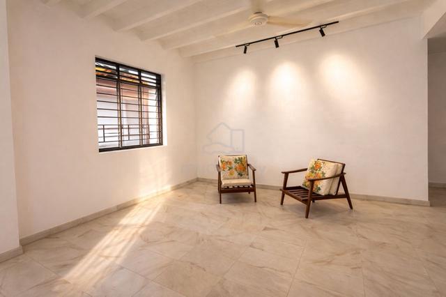Spacious 2-Storey Semi-Detached @ Air Itam | Generous Side Land 1
