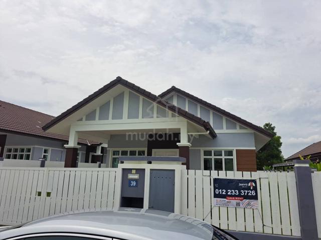 Taman Bukit Senawang Perdana Bungalow with large backyard for sale 1