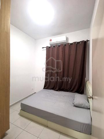 Room with bathroom Puchong Walking to LRT  1