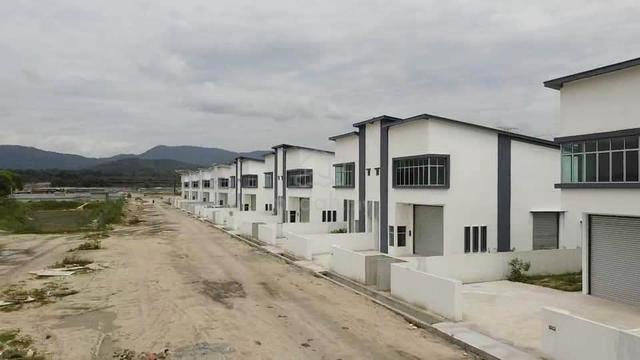 1.5 storey semid Factory for Sale In Pengkalan 3, Pusing, Batu Gajah 1