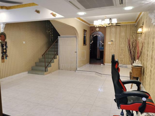 3 Storey Taman Dagang 1