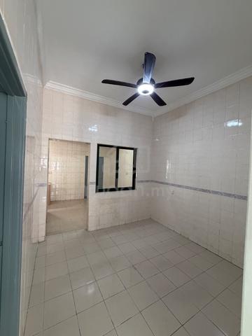 Taman Puchong Prima 4room 3bath renovated walking distance to Lrt stat 1