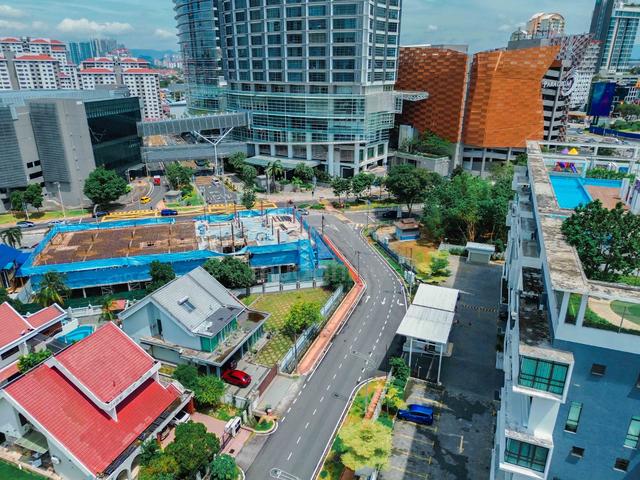 Corner Bungalow SS 7 Kelana Jaya - 10min walk to Paradigm Mall! 1