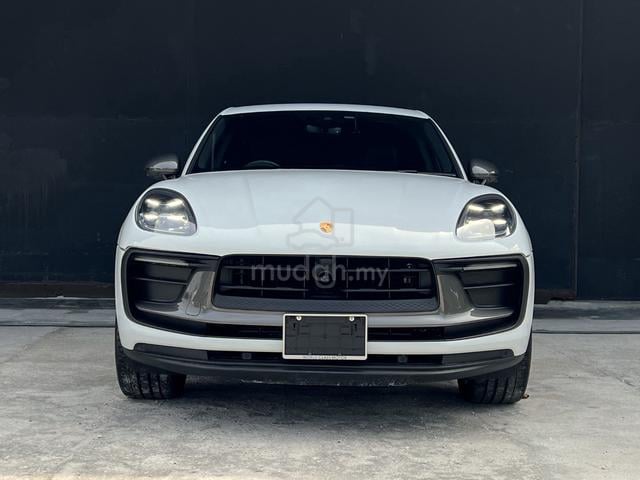 YR 2023 Porsche MACAN T 2.0 SPORT CHRONO - 2