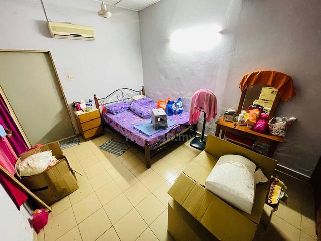 Air panas , 1800sf , 4r2b , partially furnished , setapak 5