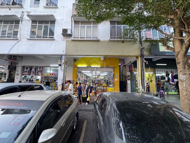Dataran Otomobil Ground Floor Shop Lot Positive ROI Seksyen 15 1