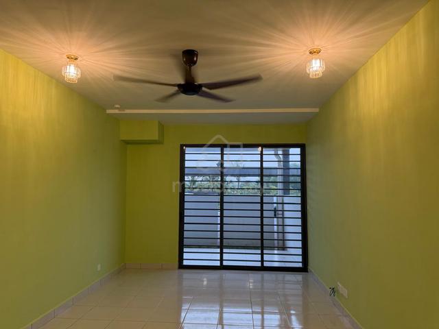 E Island Lake Haven 1