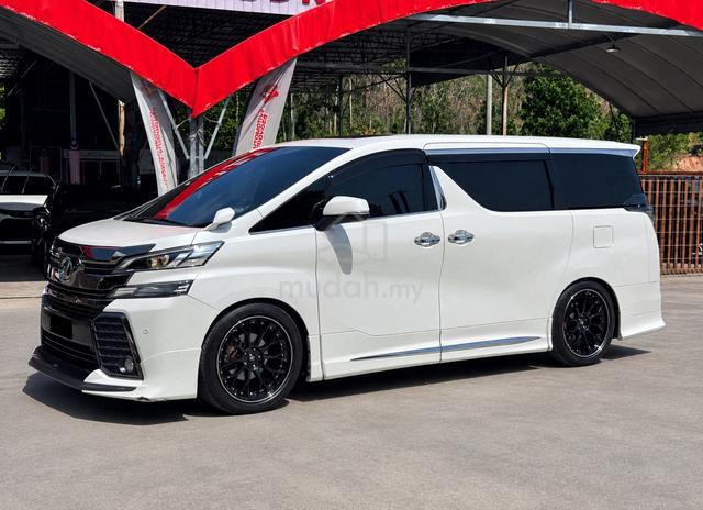 Toyota Vellfire 2.5 Z Golden Eyes 2016 Used - 3