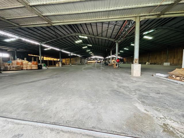 Large Warehouse FOR RENT | 30–40ft Ceiling | 25,680 sqft  1