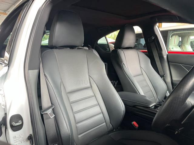 2022 Lexus IS300 2.0 F-SPORT| S.ROOF |BLACK LTR - 4