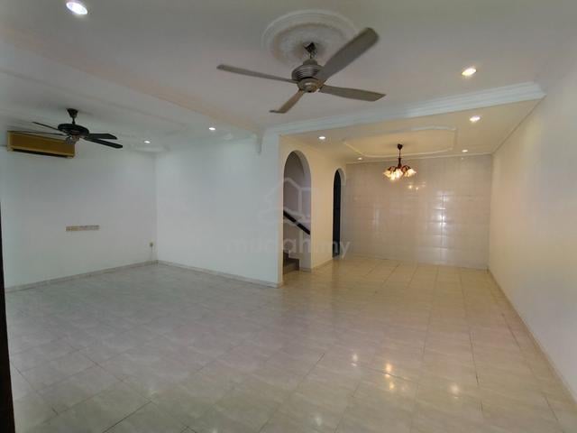 FreeHold 450k Taman Cheng Baru Double Storey Terrace House For Sale 1