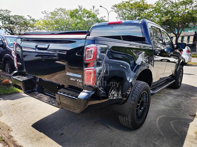 2023 Isuzu D-MAX 3.0 V-CROSS  PREMIUM (A) - 3