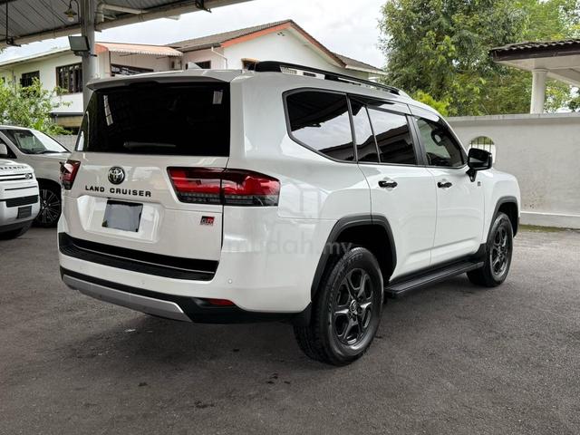 2021 Toyota Land Cruiser 300 GR-Sport 3.3 Diesel - 4