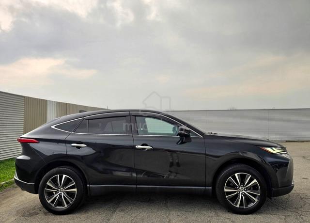 2023 Toyota HARRIER 2.0 G Grade 5A Black Interior - 4