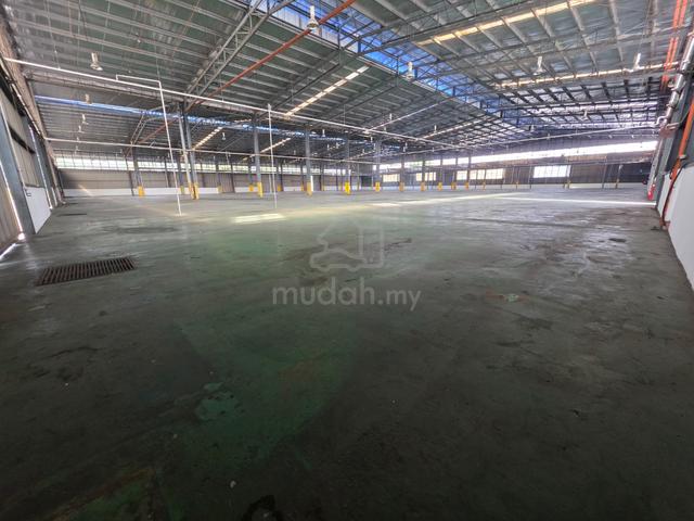 XXXL Big warehouse with CCC , Kota damansara 1