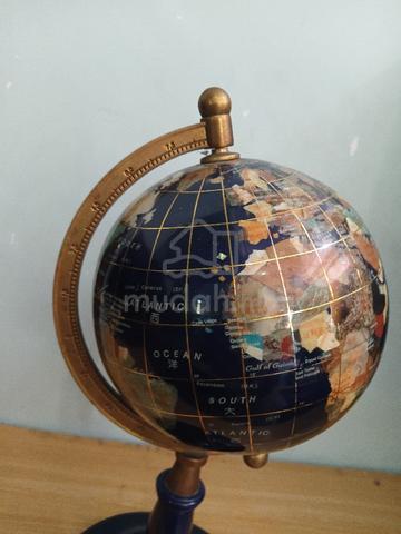 Gemstone world globe - photo 2 of 6