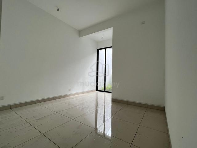 2 storey elmina east facing east for sale 1