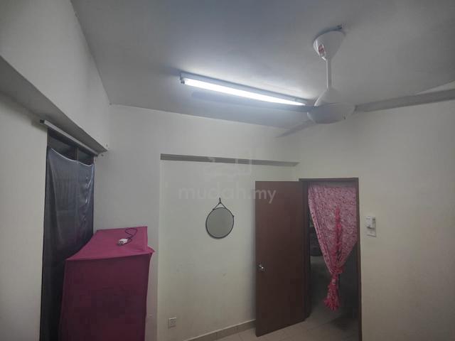 small room 1