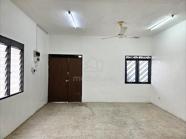 Taman Klang Utama 2 Storey House Newly Paint Near Matahari Mart 1