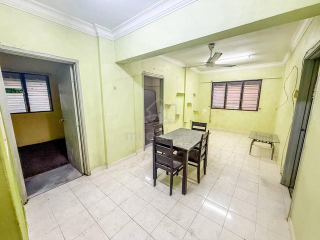Aman Putra Apartment 1