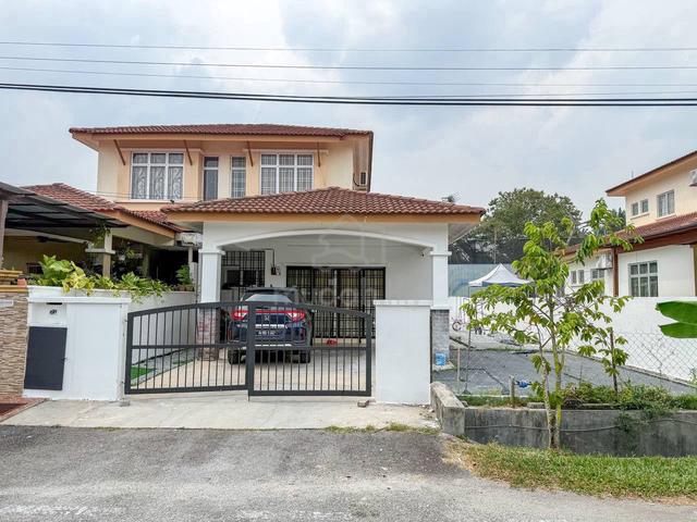 FOR SALE: 1.5 Storey Semi-D Taman Bunga Raya Bandar Baru Salak Tinggi, 1