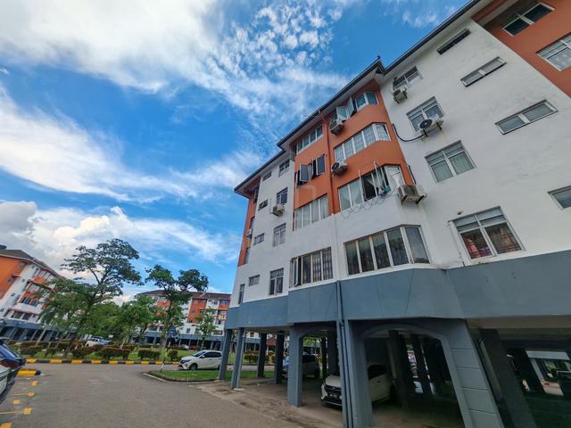 Sri Putra Apartment 1