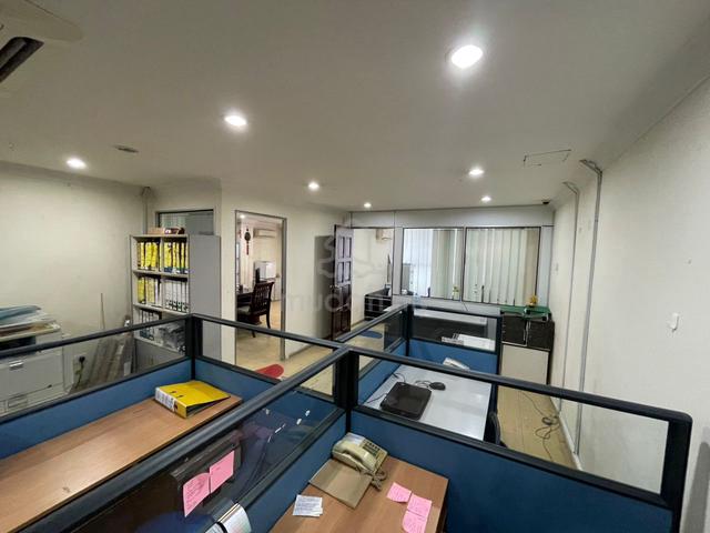 Puchong Bandar Puteri 4 Office unit Facing Main Road 1