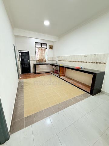 Kulai, Taman Putri Kulai, Taman Tropika 2Storey 4Bed 22x70 24Hour G&G 3