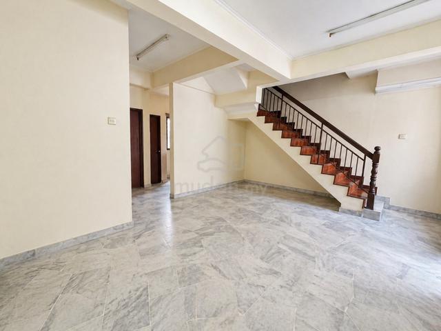 4R3B BASIC UNIT  Good Condition Freehold Putra Bahagia Putra Height 1