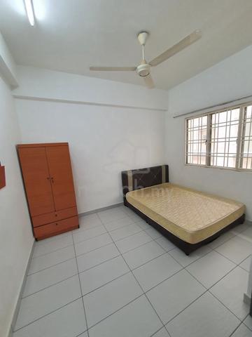 Ridzuan condominium sunway medium room for rent (mix gender house) 1