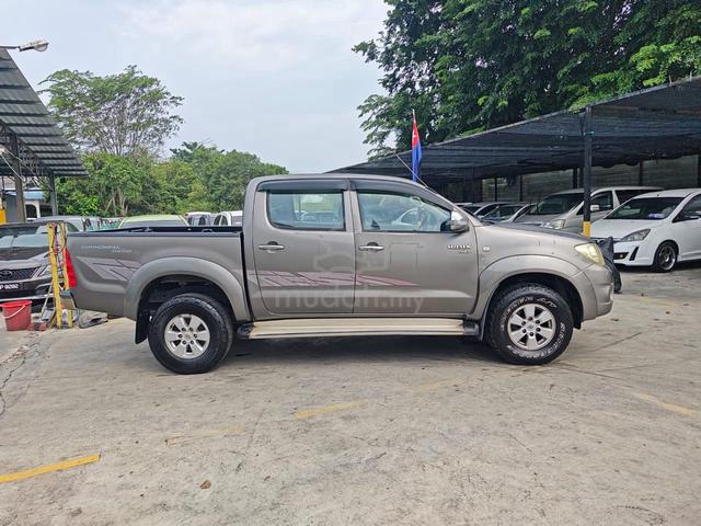 2011 Toyota HILUX 4X4 2.5 (AUTO) - 2
