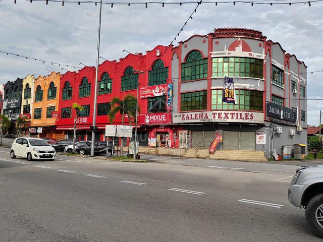 Kedai Corner Lot Untuk Disewa Di Bandar Baru Tanah Merah 1
