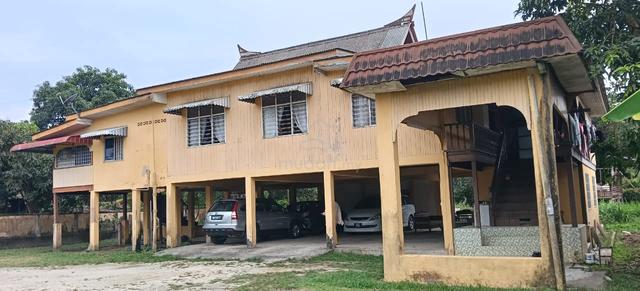 sebuah rumah kayu cengal klasik 1