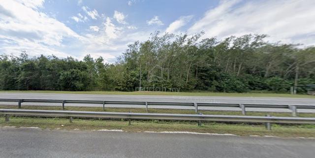 Tanah 10 relong tepi jalan ke UUM 2