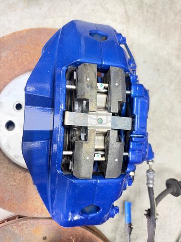 BMW g30 ori M-sport 4pot caliper & rotor - photo 2 of 4