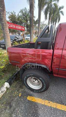 1995 Toyota HILUX 2.8 LN107 (M) - 4