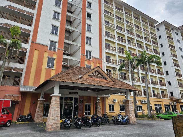 Suria Apartment (Bukit Merah Laketown) 1