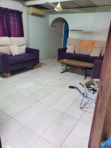 Rumah Untuk Di sewa  DiTongkang Yard 1