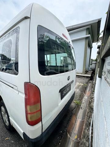 Toyota Hiace Window Van 2.5(D) - 4