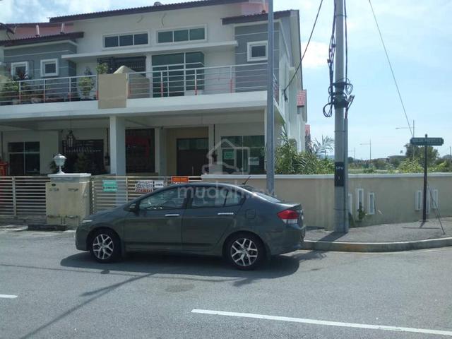 CORNER Double Storey Terrace | Taman Prestij III 1