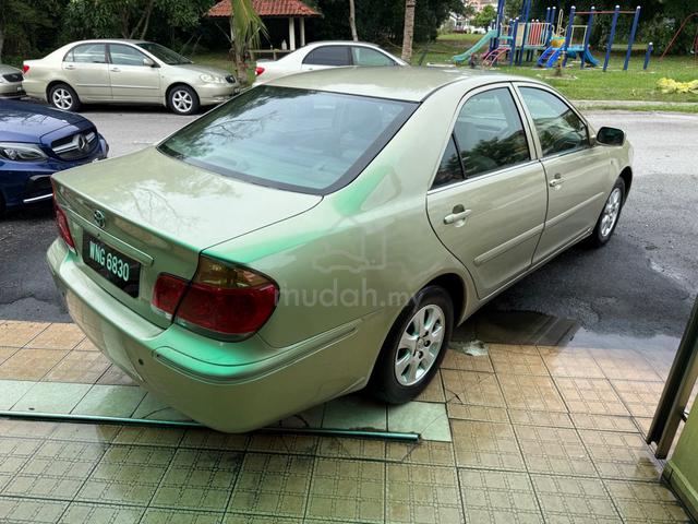 Toyota Camry - 2