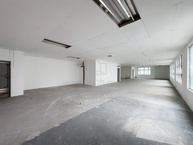 Bandar Bukit Raja @ Second Floor End Lot Unit For Rent 1